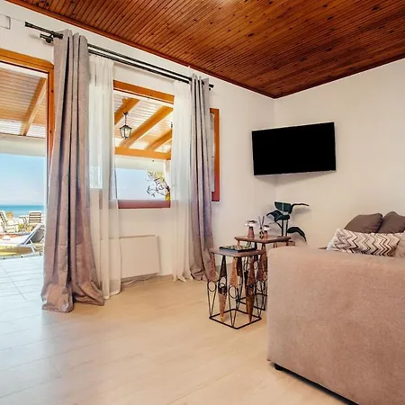 Sea Breeze Oasis *