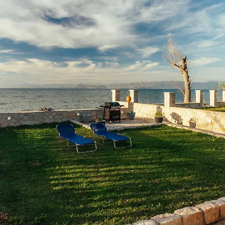 Sea Breeze Oasis Mólos