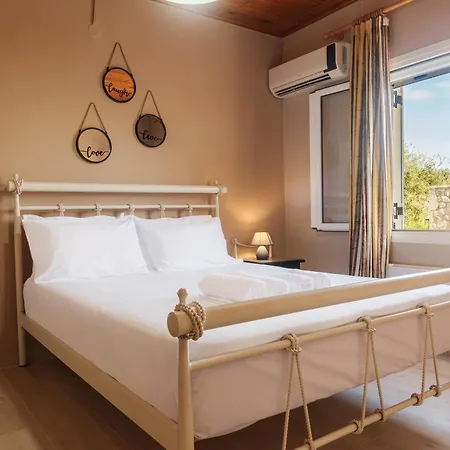 Sea Breeze Oasis Holiday home *