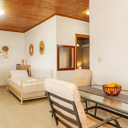 Sea Breeze Oasis Holiday home *