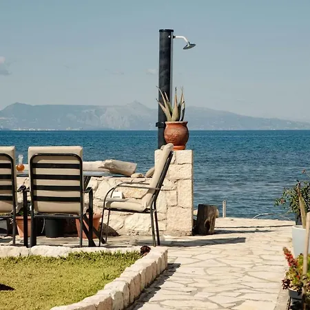 Sea Breeze Oasis Mólos