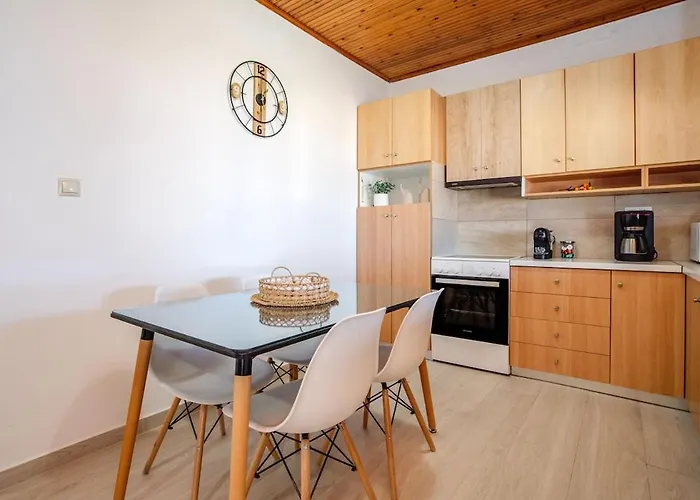 Sea Breeze Oasis بيت للعطل Mólos
