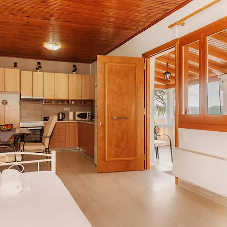 度假居 Sea Breeze Oasis Mólos