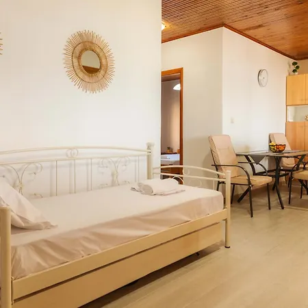 度假居 Sea Breeze Oasis Mólos